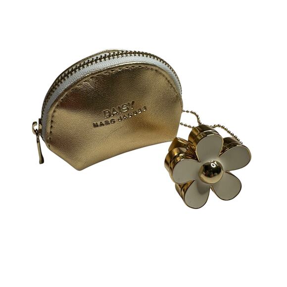 MARC JACOBS DAISY Gold Perfume Ring and Case Deadstock Flower Floral - Picture 1 of 10